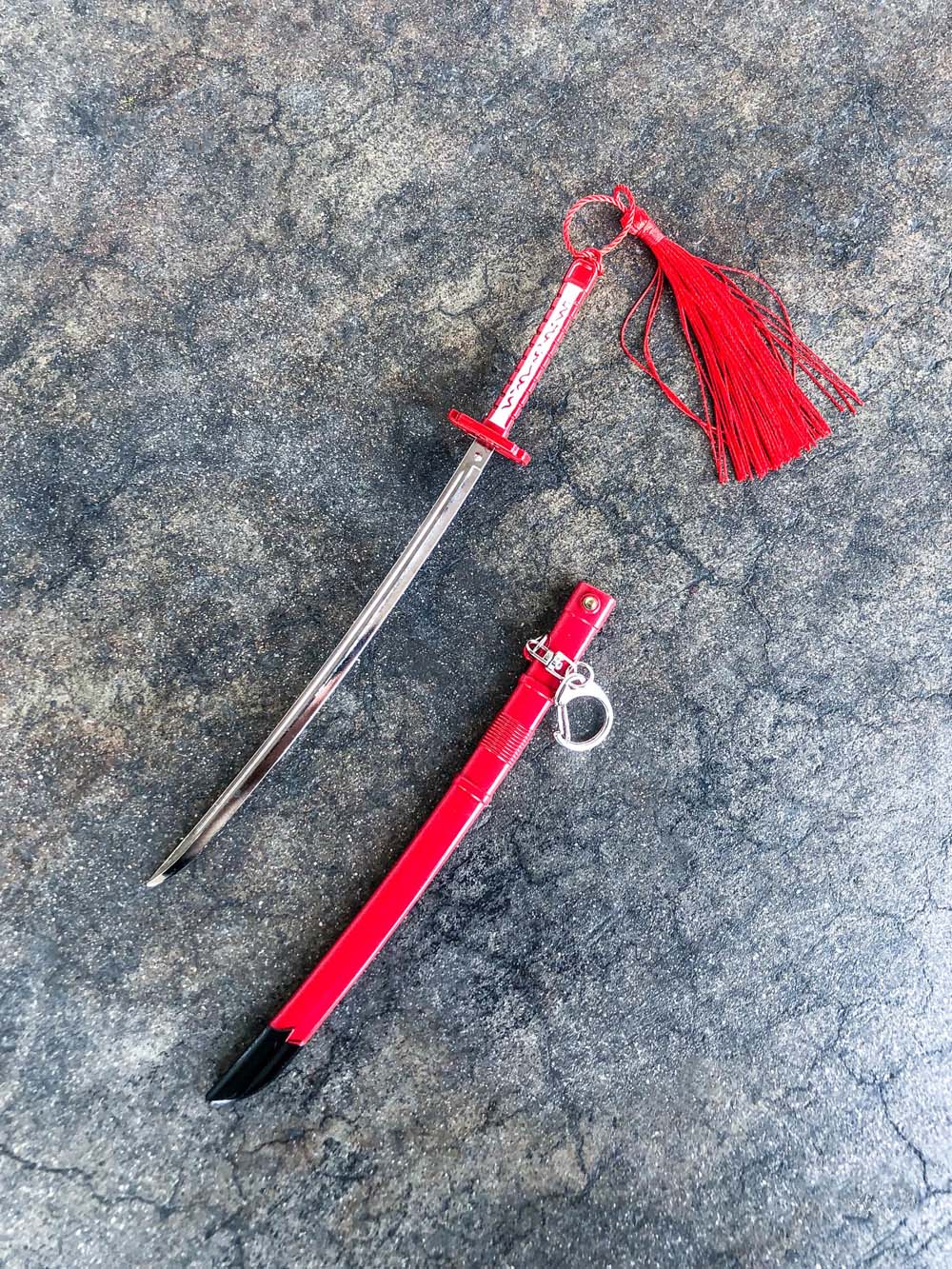 Akame's Murasame Keychain + Stand